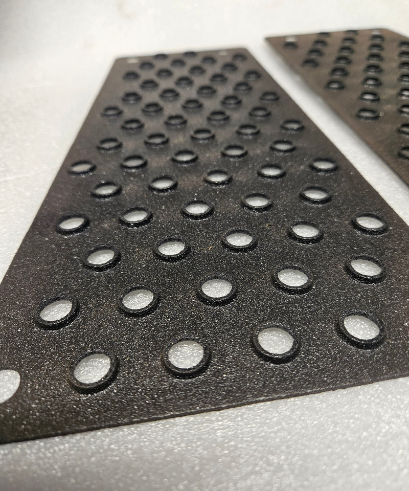 Cub_Cadet_82_Series_Extruded_Steel_Step_Plates